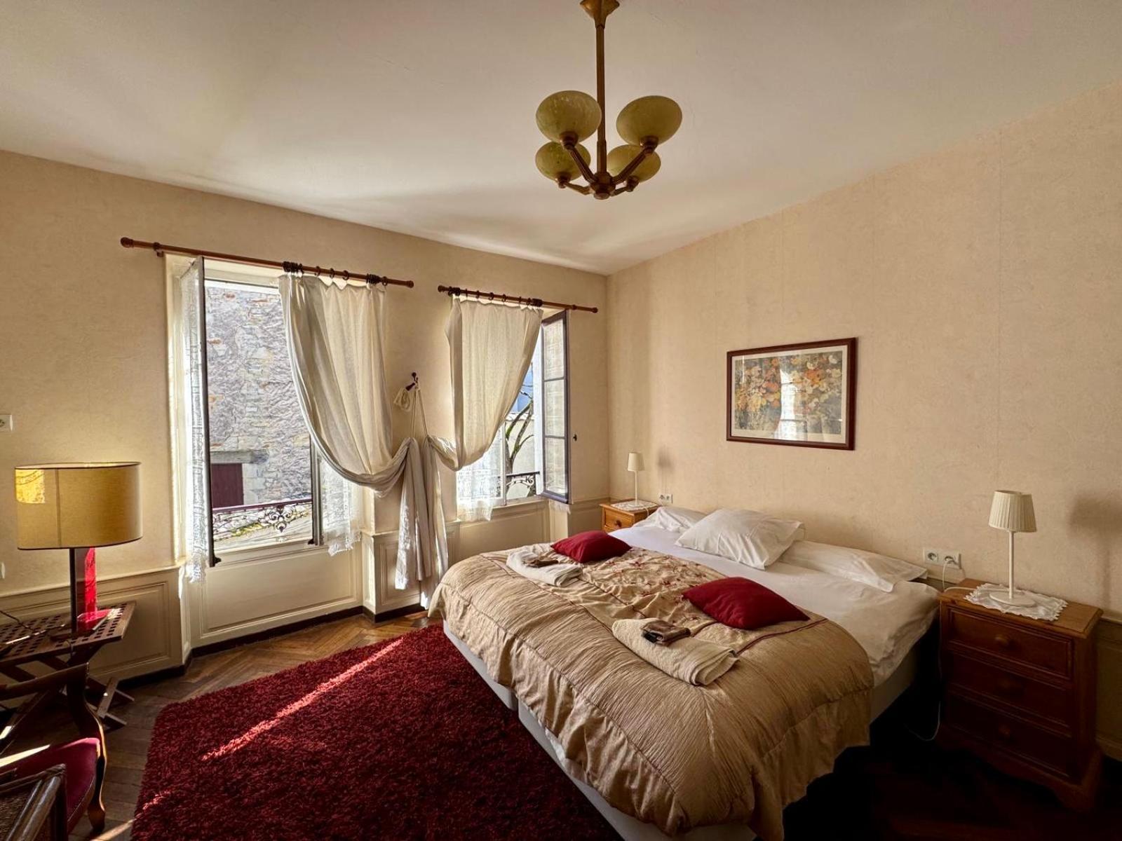 L'Escapade Place Voltaire Vermenton Room photo