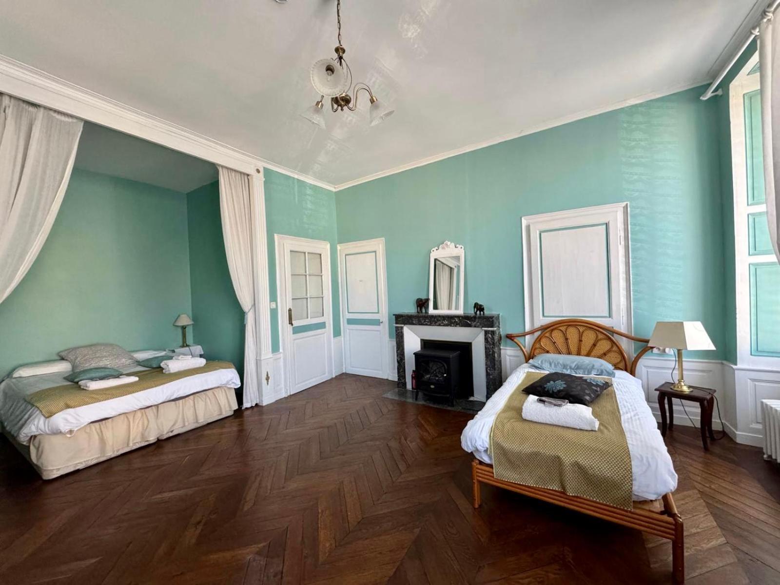 L'Escapade Place Voltaire Vermenton Room photo